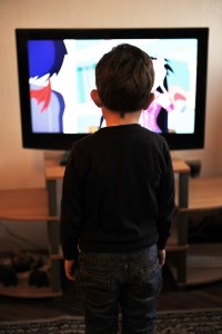children watching tv-1