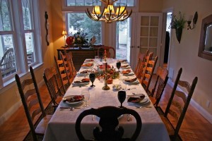 thanksgiving-table-1443940-1279x852